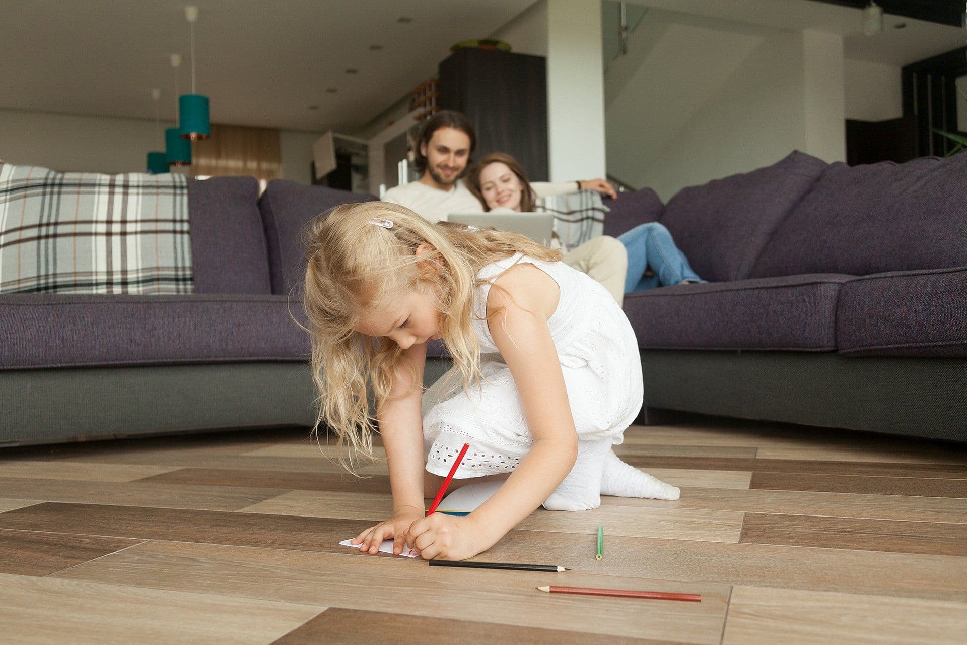 Czy podkład o grubości 2 mm wystarczy pod podłogę laminowaną?